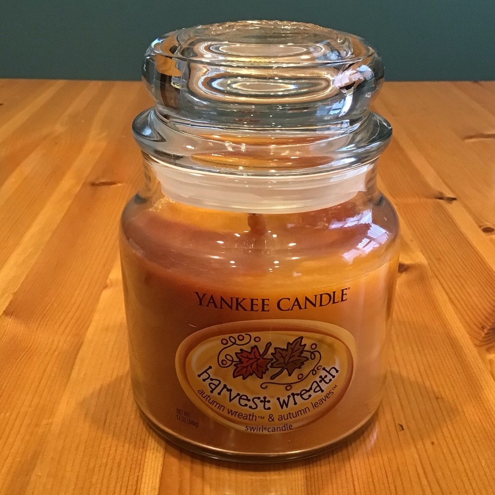 YANKEE CANDLE HARVEST WREATH 12 oz RARE SWIRL SPECIAL EDITION - Picture 2 of 6